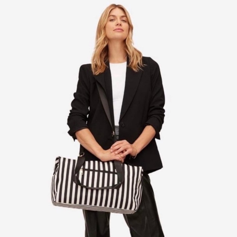 Alice + Olivia black&white positano striped weekend/duffel bag
